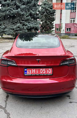 Седан Tesla Model 3 2022 в 