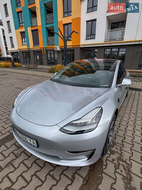 Седан Tesla Model 3 2017 в Ивано-Франковске