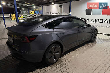 Седан Tesla Model 3 2023 в 
