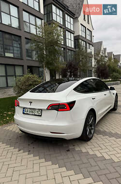 Седан Tesla Model 3 2023 в Киеве