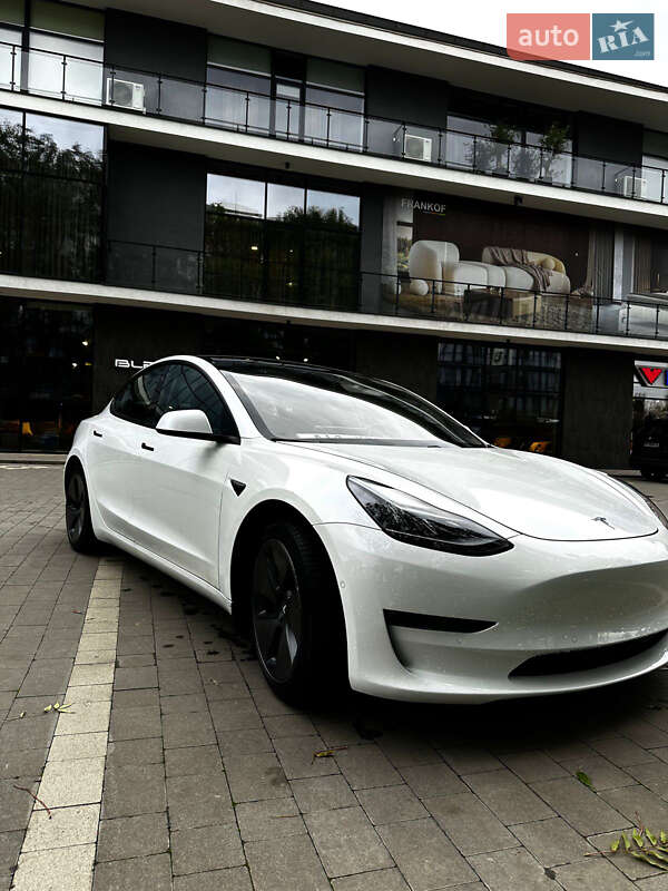 Tesla Model 3 2021