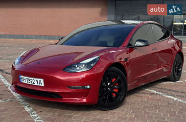 Седан Tesla Model 3 2022 в 
