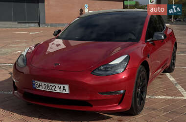 Седан Tesla Model 3 2022 в 