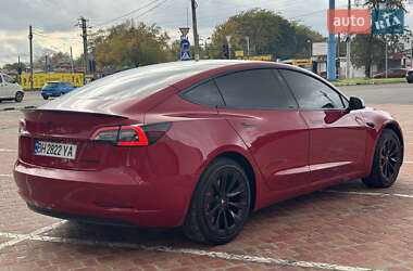 Седан Tesla Model 3 2022 в 
