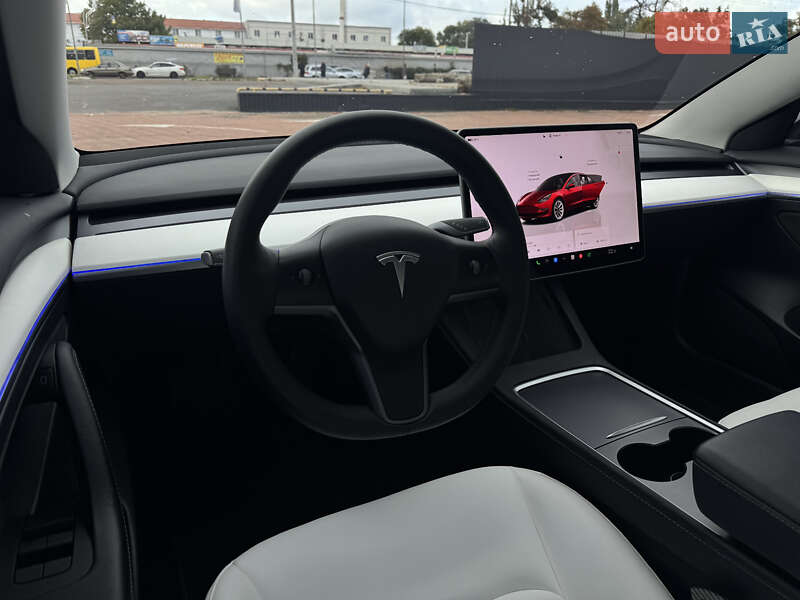 Седан Tesla Model 3 2022 в Одессе