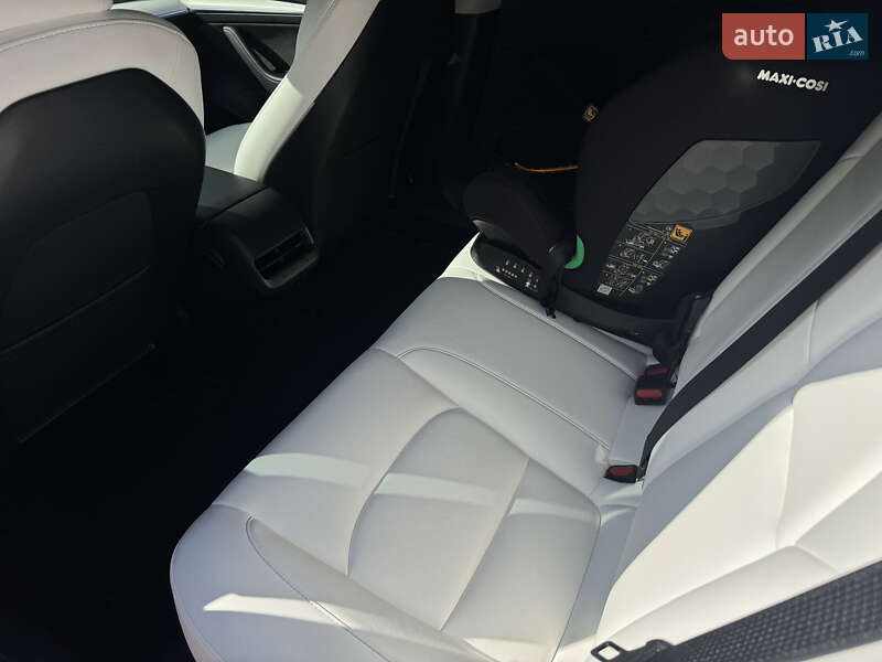 Седан Tesla Model 3 2022 в Одессе