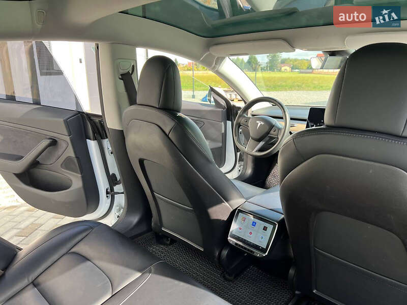 Седан Tesla Model 3 2019 в Шегинях