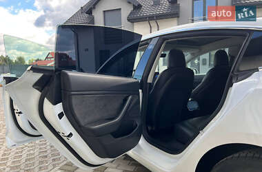 Седан Tesla Model 3 2019 в 