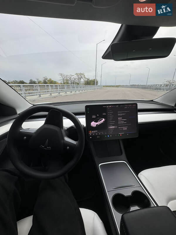 Седан Tesla Model 3 2021 в Запорожье