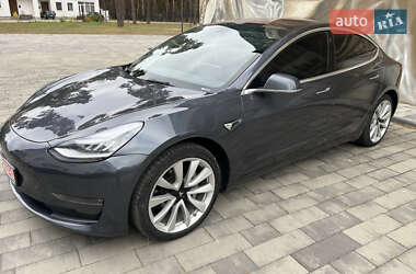 Седан Tesla Model 3 2018 в 