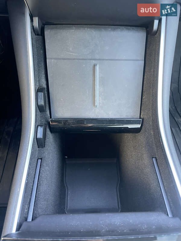 Седан Tesla Model 3 2019 в Тернополе