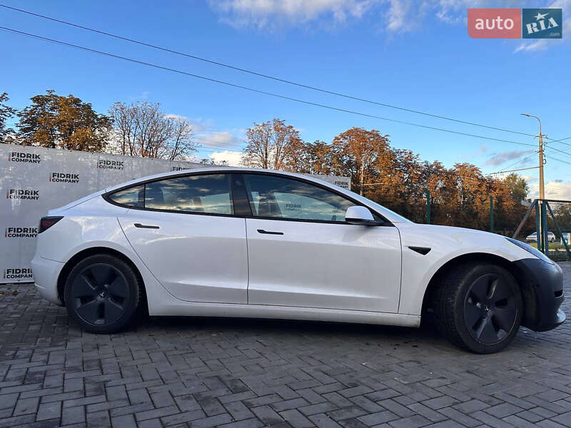 Седан Tesla Model 3 2022 в Луцке