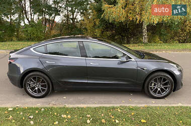 Седан Tesla Model 3 2018 в 