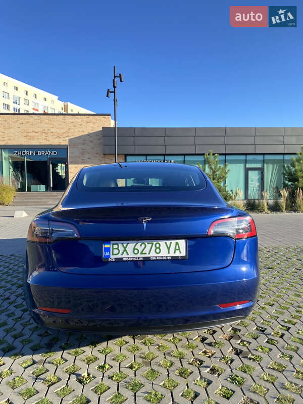 Седан Tesla Model 3 2023 в Хмельницком