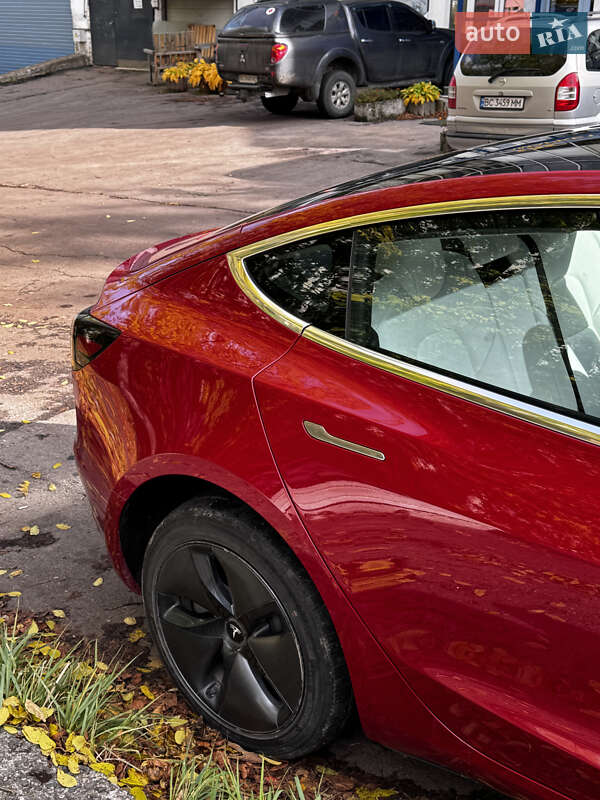 Седан Tesla Model 3 2019 в Львові фото 12 Седан Tesla Model 3 2019 в Львові