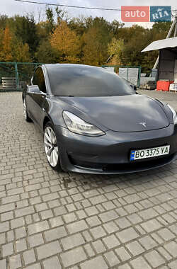 Седан Tesla Model 3 2019 в Копычинце