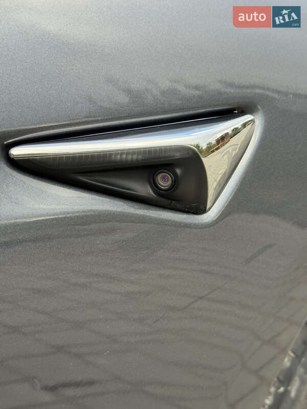 Седан Tesla Model 3 2019 в Копичинці