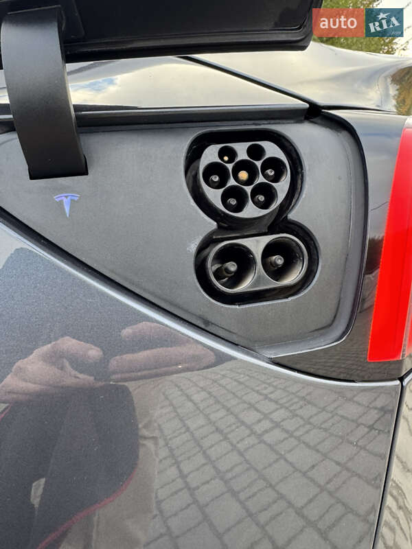 Седан Tesla Model 3 2019 в Копичинці
