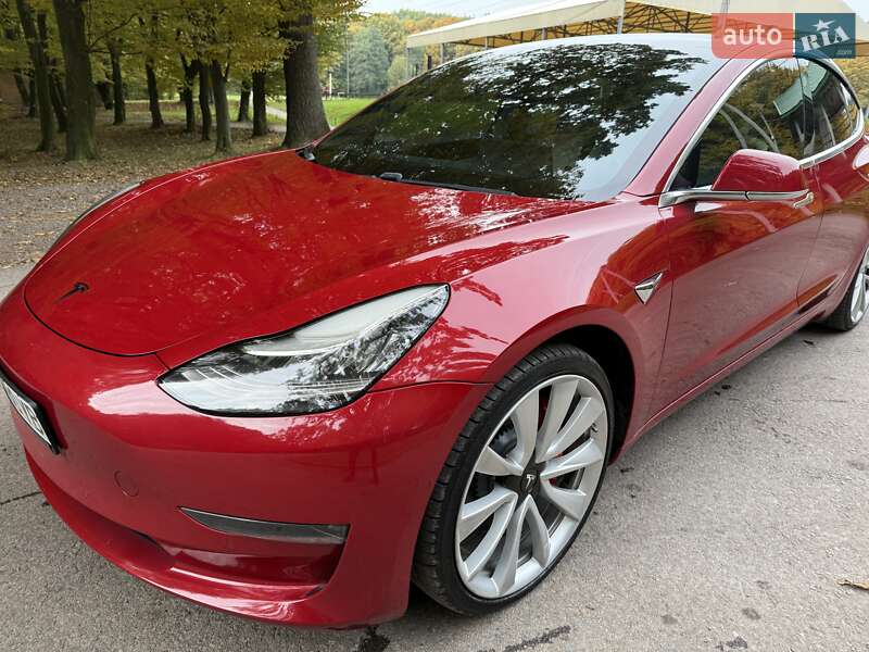 Седан Tesla Model 3 2019 в Львові