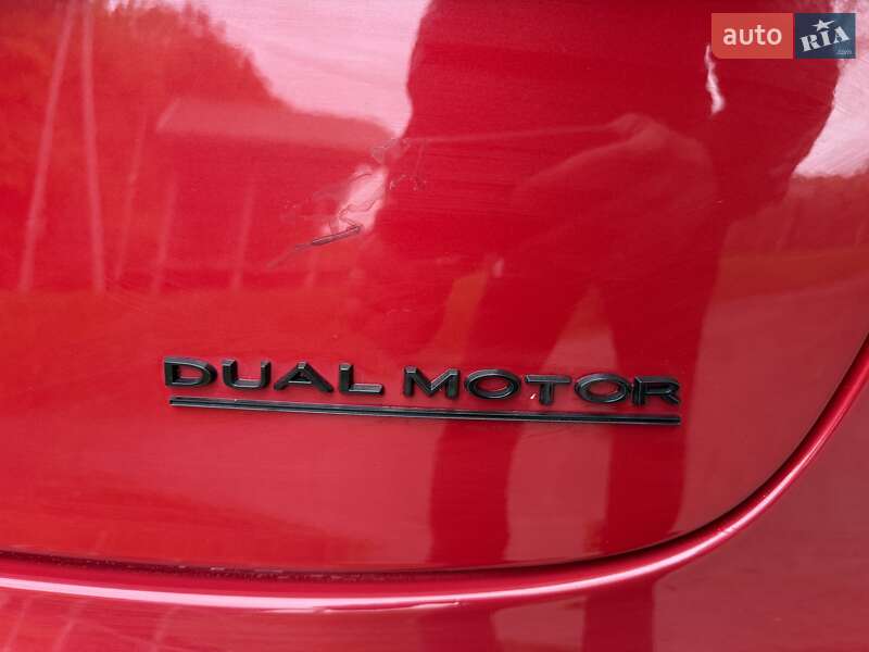Седан Tesla Model 3 2019 в Львові