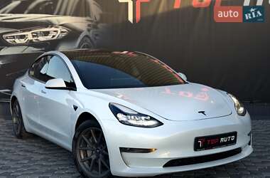 Седан Tesla Model 3 2023 в 