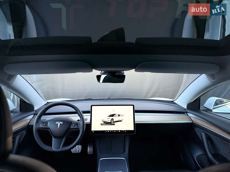 Седан Tesla Model 3 2023 в Львове
