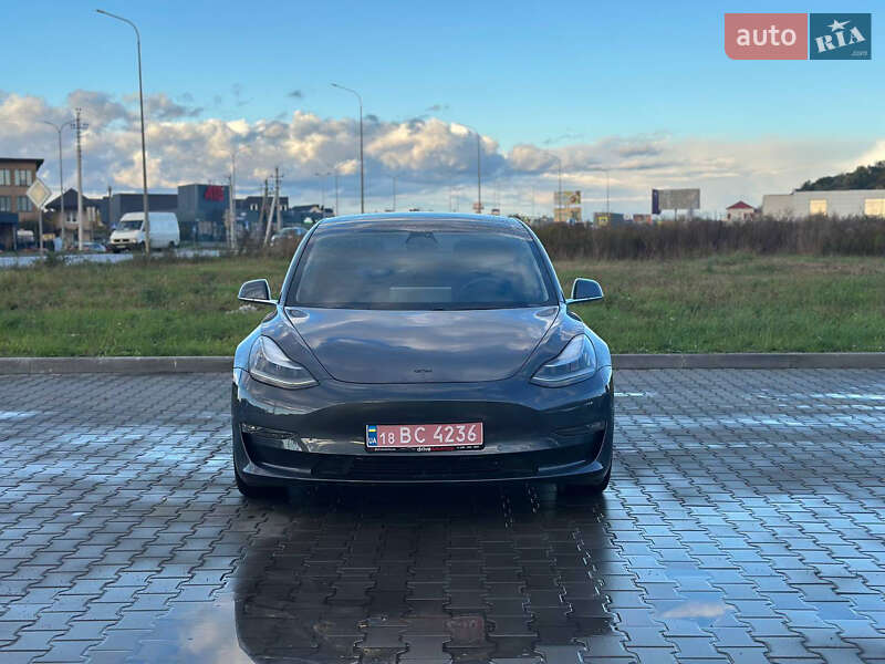 Седан Tesla Model 3 2020 в Луцьку