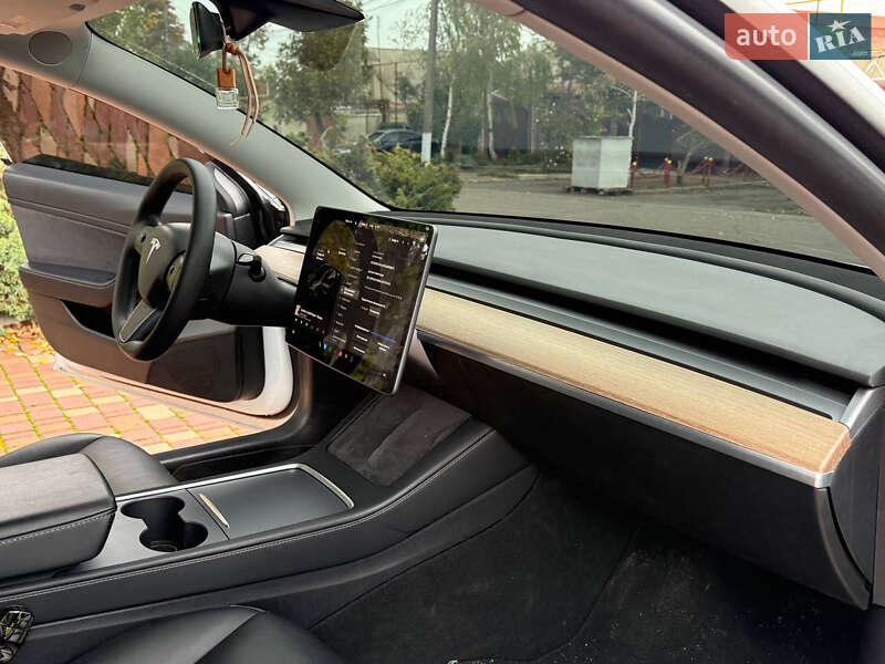 Седан Tesla Model 3 2021 в Одесі