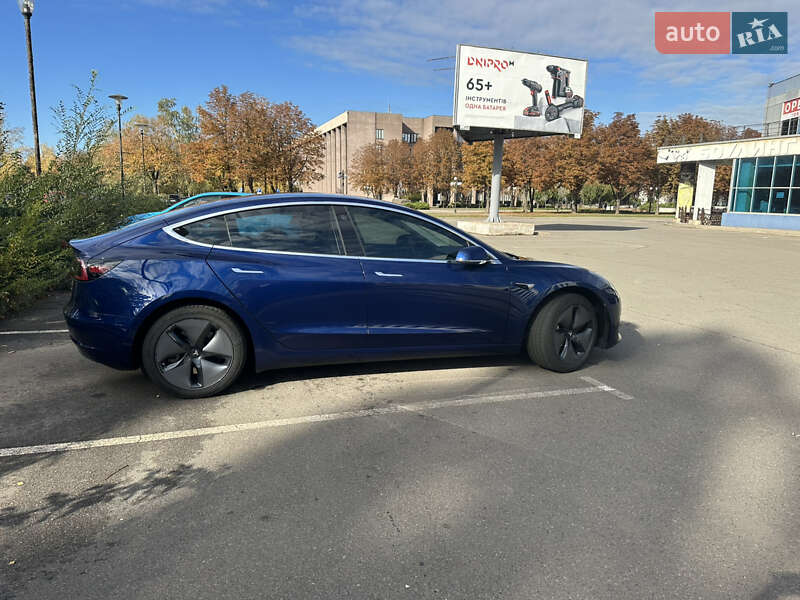 Седан Tesla Model 3 2018 в Кривом Роге
