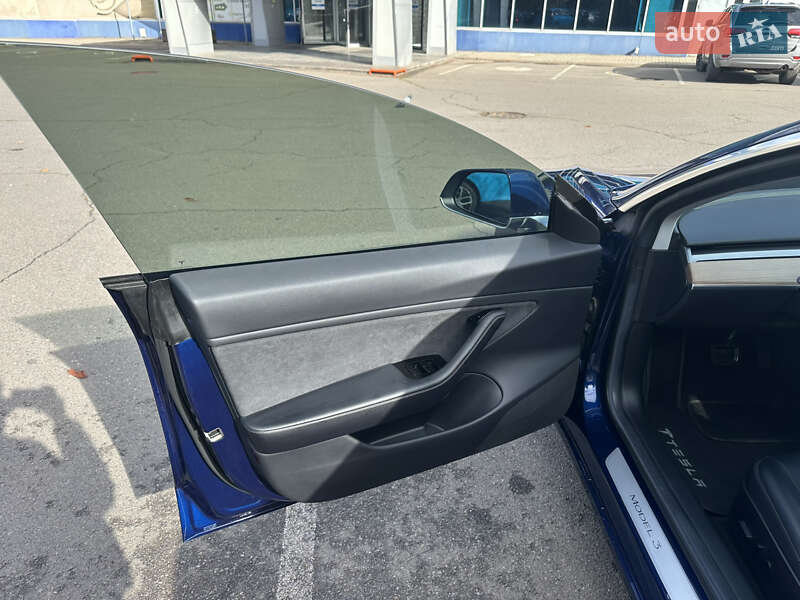 Седан Tesla Model 3 2018 в Кривом Роге