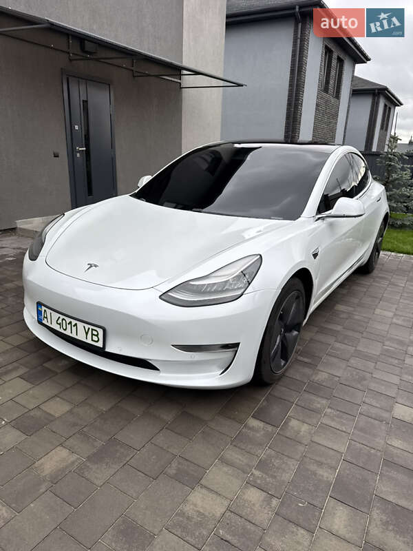 Седан Tesla Model 3 2018 в Києві
