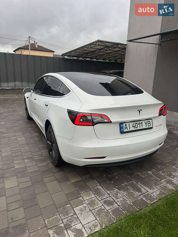 Седан Tesla Model 3 2018 в Києві