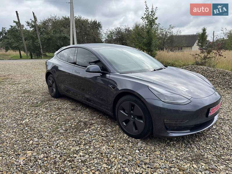 Седан Tesla Model 3 2022 в Коломиї
