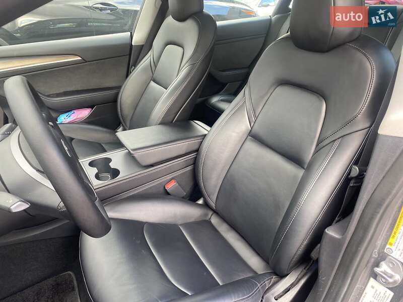 Седан Tesla Model 3 2022 в Львове