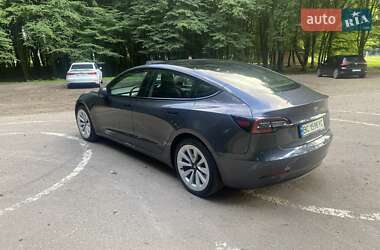 Седан Tesla Model 3 2022 в 