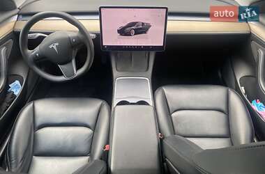 Седан Tesla Model 3 2022 в 
