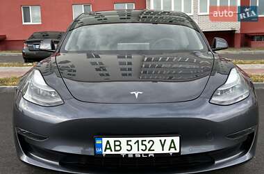 Седан Tesla Model 3 2021 в Виннице