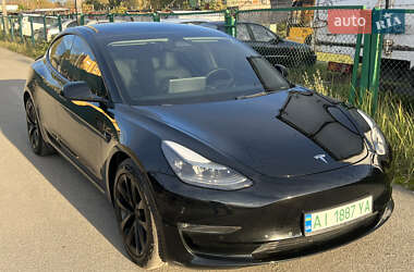 Седан Tesla Model 3 2022 в Киеве