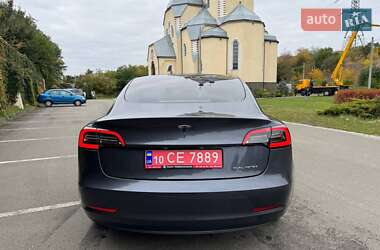 Седан Tesla Model 3 2023 в 