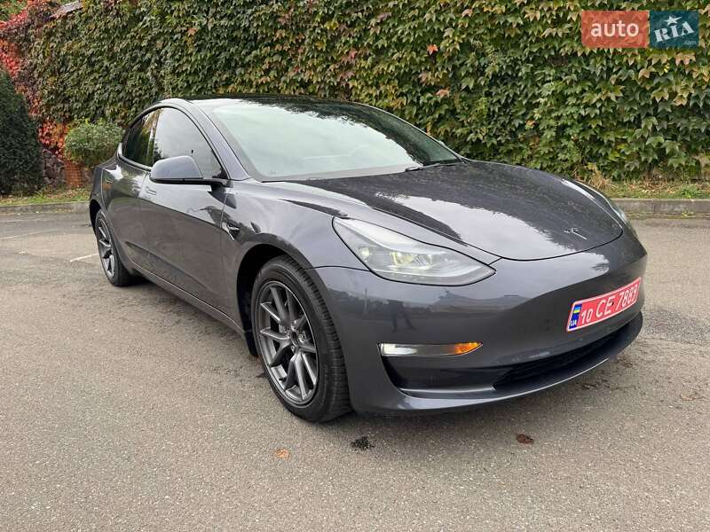 Седан Tesla Model 3 2023 в Киеве