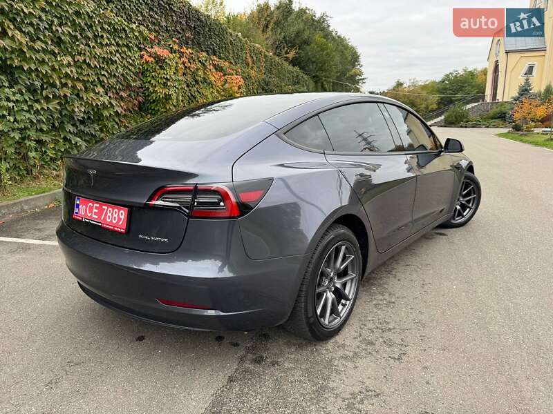 Седан Tesla Model 3 2023 в Киеве