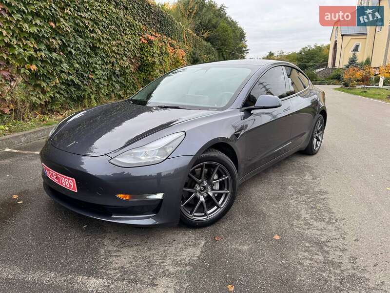 Седан Tesla Model 3 2023 в Киеве
