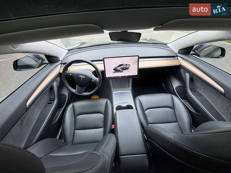 Седан Tesla Model 3 2023 в Киеве