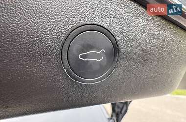 Седан Tesla Model 3 2023 в 