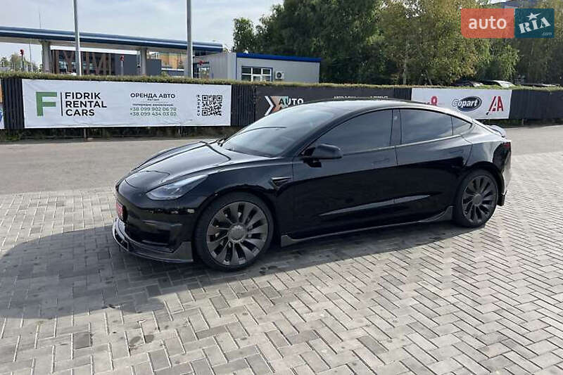 Седан Tesla Model 3 2021 в Львові
