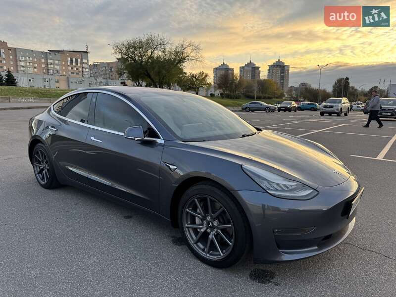 Седан Tesla Model 3 2019 в Києві фото Седан Tesla Model 3 2019 в Києві