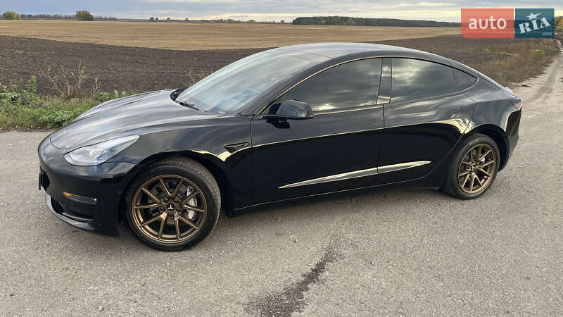 Tesla Model 3 2022