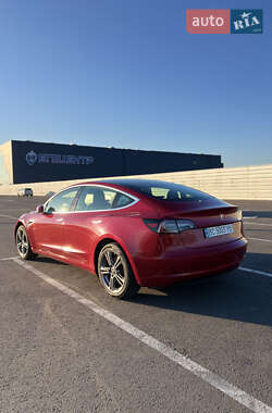Седан Tesla Model 3 2019 в Львове