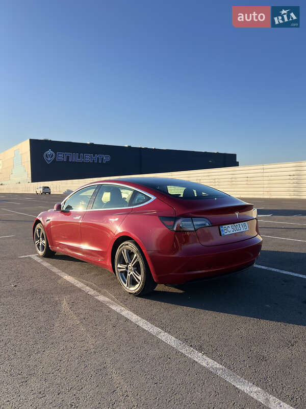 Tesla Model 3 2019