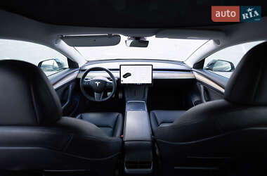 Седан Tesla Model 3 2021 в 